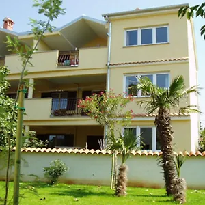 Nina Apartman
